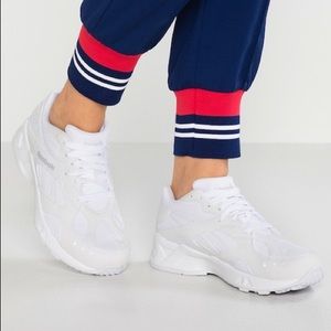 REEBOK AZTREK
